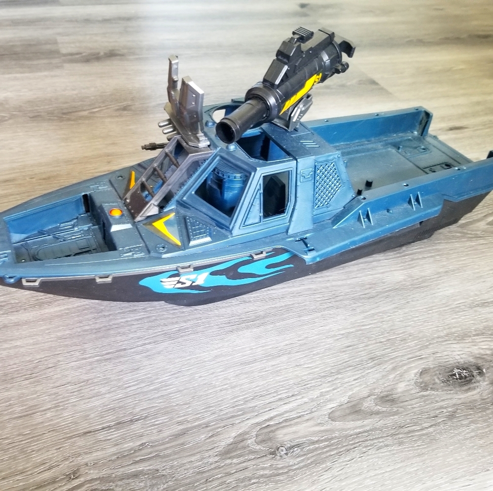 Toy boat